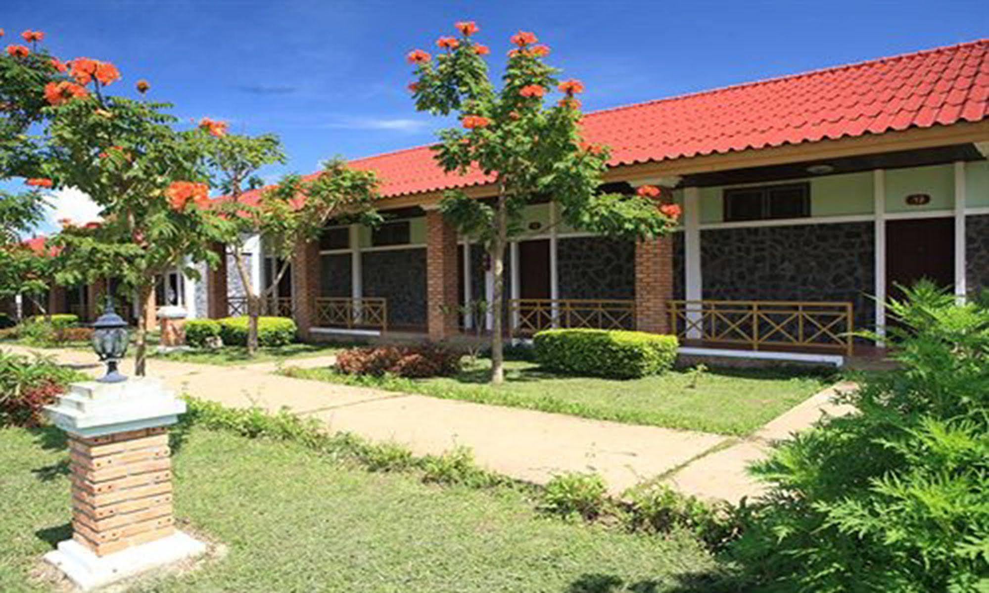 Vansana Plain Of Jars Hotel Муанг-Пхонсаван Экстерьер фото